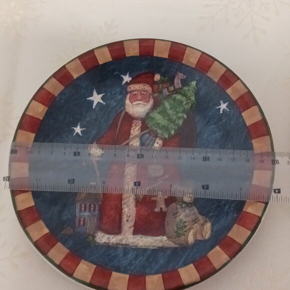 Ceramic plates with Christmas pictures on. Set of 4 - Picture 7 of 9